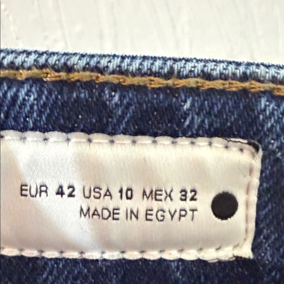 Women's Blue Jeans - Picture 2 of 3